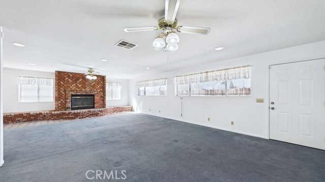 Detail Gallery Image 16 of 38 For 1529 E Avenue Q6, Palmdale,  CA 93550 - 4 Beds | 2 Baths