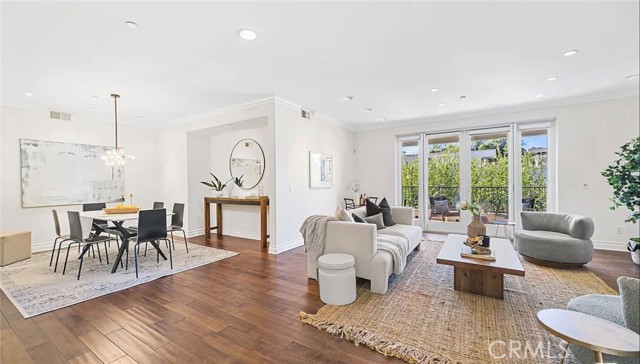 Detail Gallery Image 8 of 33 For 12050 Guerin St #303,  Studio City,  CA 91604 - 3 Beds | 2/1 Baths