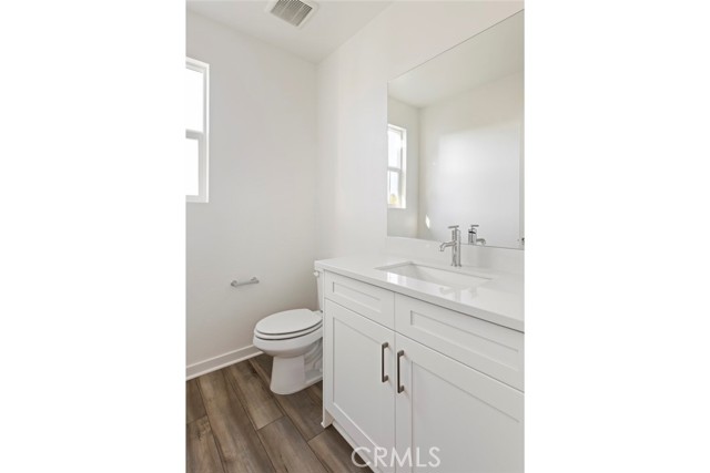 Detail Gallery Image 15 of 26 For 9831 La Serna Dr #1,  Whittier,  CA 90605 - 3 Beds | 3 Baths