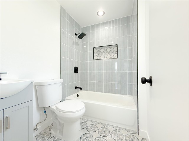 518 N Wilmington Avenue, Compton CA: https://media.crmls.org/medias/303aba28-e1ce-49e2-b8a2-c8cc6d786719.jpg