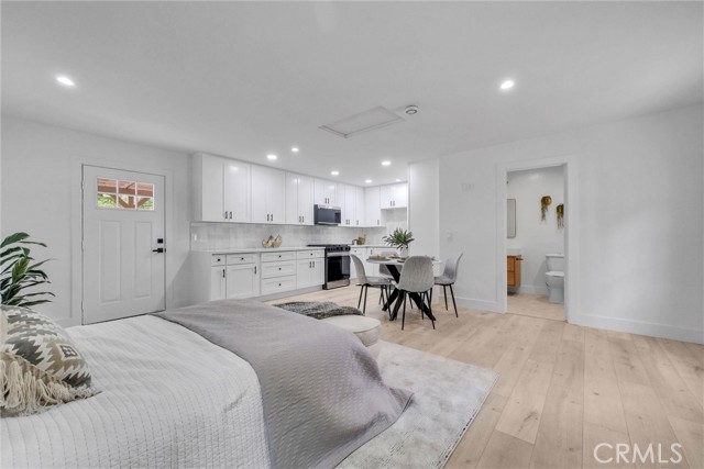 239 N San Antonio Avenue, Upland CA: https://media.crmls.org/medias/303b0358-52ac-4252-a0ea-57942eb31025.jpg