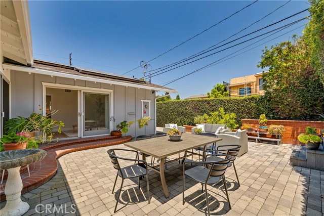 3313 Onrado Street, Torrance CA: https://media.crmls.org/medias/303b2556-d774-46af-a495-4fa08feb259e.jpg