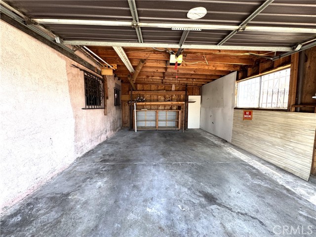 1049 W 65th Place, Los Angeles CA: https://media.crmls.org/medias/303b42d7-b6c1-432b-8db0-4d1ca54e0ebe.jpg