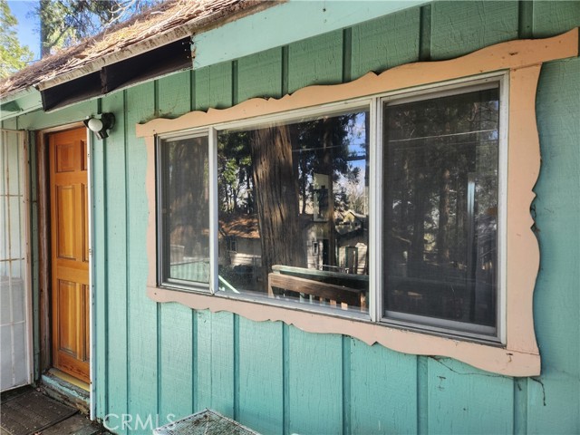 23913 Inspiration Road, Crestline CA: https://media.crmls.org/medias/303b52d9-6b6a-4fc2-b559-0e7603c6e08d.jpg