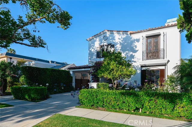 130 Stanley Drive, Beverly Hills, California 90211, 5 Bedrooms Bedrooms, ,4 BathroomsBathrooms,Single Family Residence,For Sale,Stanley,TR24092496