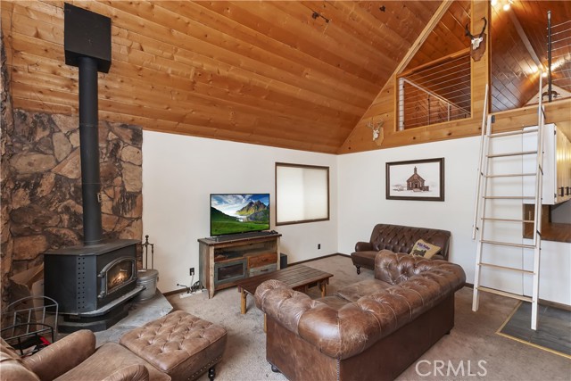 220 Angeles Boulevard, Big Bear City CA: https://media.crmls.org/medias/303bfc12-844b-4e4a-87d4-be813de3ad37.jpg