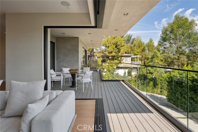 Detail Gallery Image 25 of 65 For 22268 Avenue San Luis, Woodland Hills,  CA 91364 - 5 Beds | 5/1 Baths