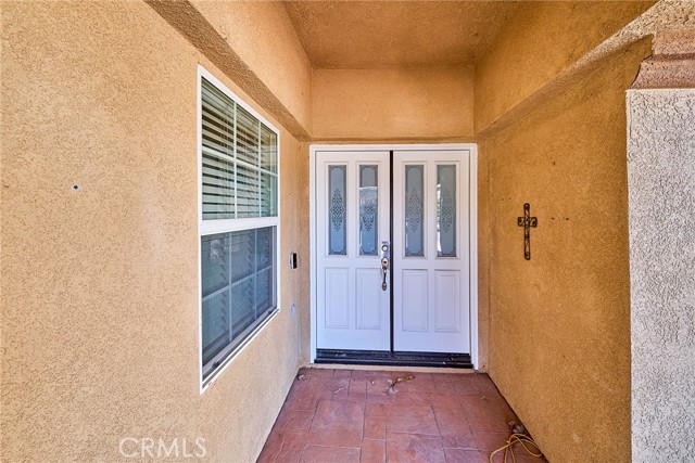 Detail Gallery Image 5 of 54 For 13010 Banning, Victorville,  CA 92392 - 5 Beds | 3 Baths