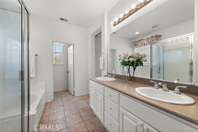 81 Mercantile Way, Ladera Ranch CA: https://media.crmls.org/medias/303ea4c4-fc34-458f-99fb-11cc5cedc4ba.jpg