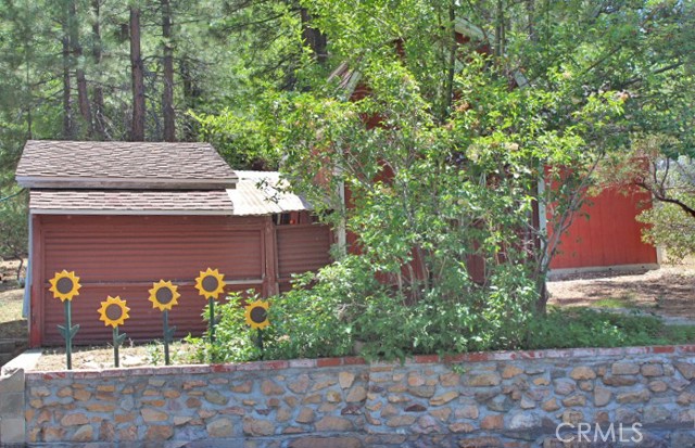 41191 Pennsylvania Avenue, Big Bear Lake CA: https://media.crmls.org/medias/303f9d46-3ab1-4395-a951-35ddd0b4bf97.jpg