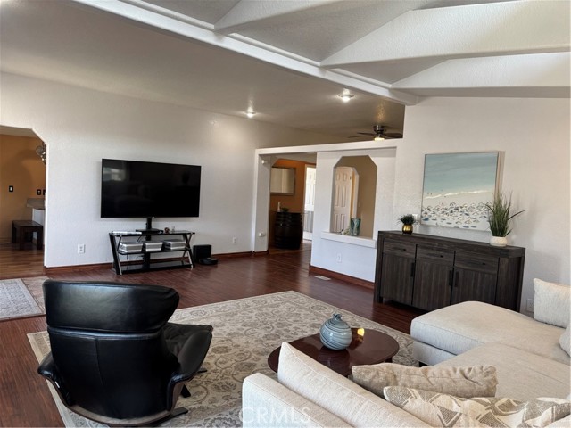 Detail Gallery Image 9 of 22 For 16 Magnolia, Anaheim,  CA 92801 - 3 Beds | 2 Baths