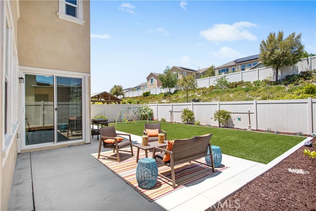 32172 Verbena Way, Temecula CA: https://media.crmls.org/medias/303fcdda-6255-4cfb-9c66-cda9d973dfbc.jpg