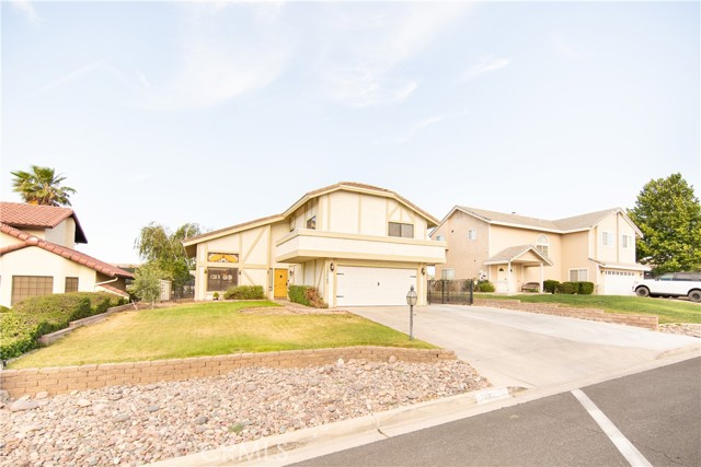 13685 Hidden Valley Road, Victorville CA: https://media.crmls.org/medias/3040c266-5496-4ac5-b240-84e0068ace87.jpg
