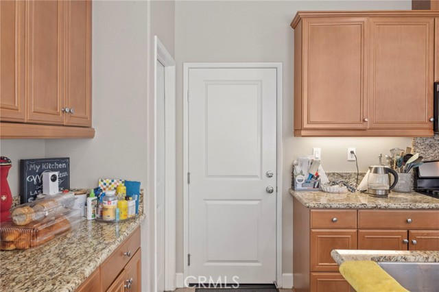 15530 Bonsai Way, Tustin CA: https://media.crmls.org/medias/3042659e-93db-4fcb-8d25-2616966191a9.jpg
