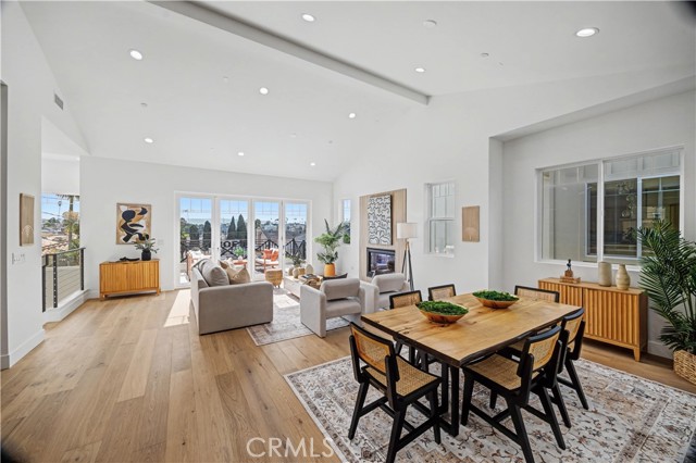 Detail Gallery Image 9 of 33 For 2205 Marshalfield a,  Redondo Beach,  CA 90278 - 4 Beds | 3/1 Baths