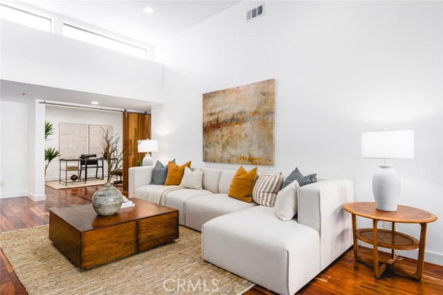 Detail Gallery Image 6 of 74 For 280 Cagney Ln #301,  Newport Beach,  CA 92663 - 2 Beds | 2 Baths