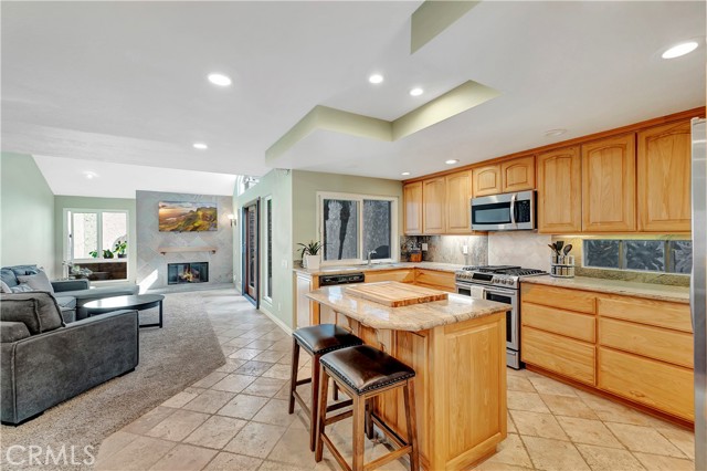 626 9th Street, Huntington Beach CA: https://media.crmls.org/medias/30435c1c-b10c-46a2-bcfa-45b4042e3301.jpg