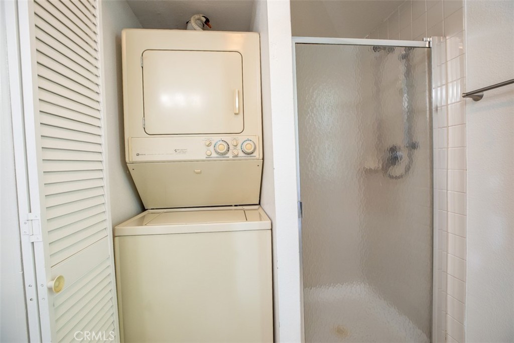 https://media.crmls.org/medias/30441d63-da24-4e13-acab-264de1e04534.jpg?preset=X-Large