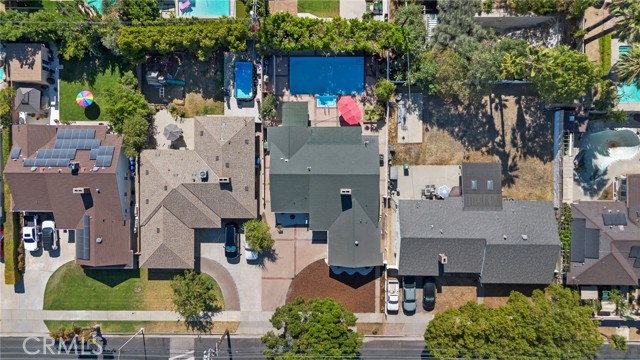 10217 Lemona Avenue, Mission Hills (San Fernando) CA: https://media.crmls.org/medias/30455e7e-b3d3-48c1-a71a-20a175db071c.jpg