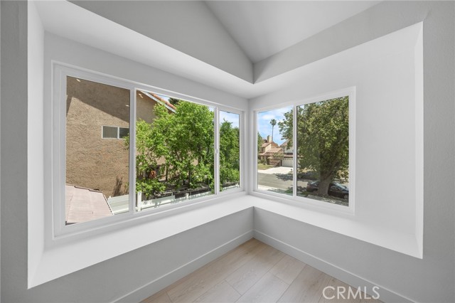 19735 Blythe Street, Winnetka CA: https://media.crmls.org/medias/30458150-a342-4563-a33a-dcfd14139904.jpg