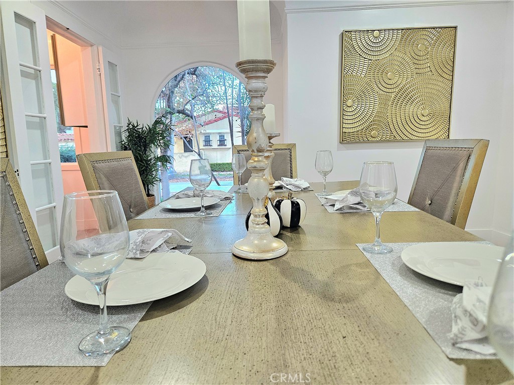 https://media.crmls.org/medias/3045ad2b-747d-41af-ae9e-acfff486da65.jpg?preset=X-Large