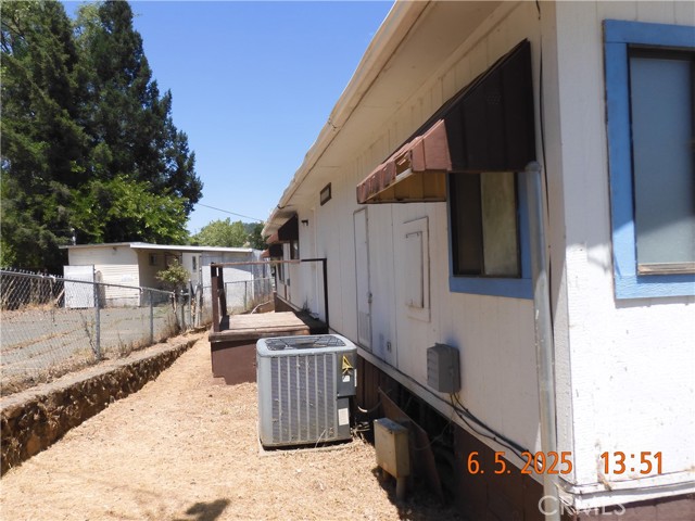 12980 Island Drive, Clearlake Oaks CA: https://media.crmls.org/medias/30460cef-8bdb-4270-a58e-26c16c96250b.jpg