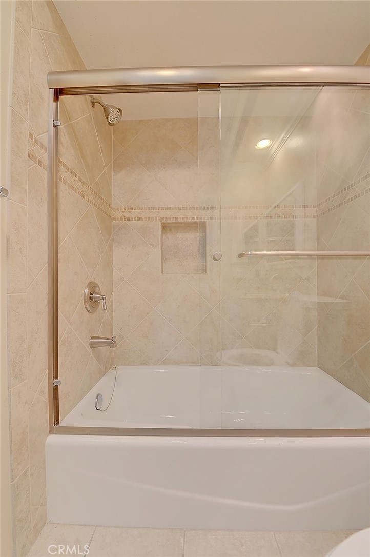 https://media.crmls.org/medias/304635fd-d25b-4b93-8916-89c8193de2e3.jpg?preset=X-Large