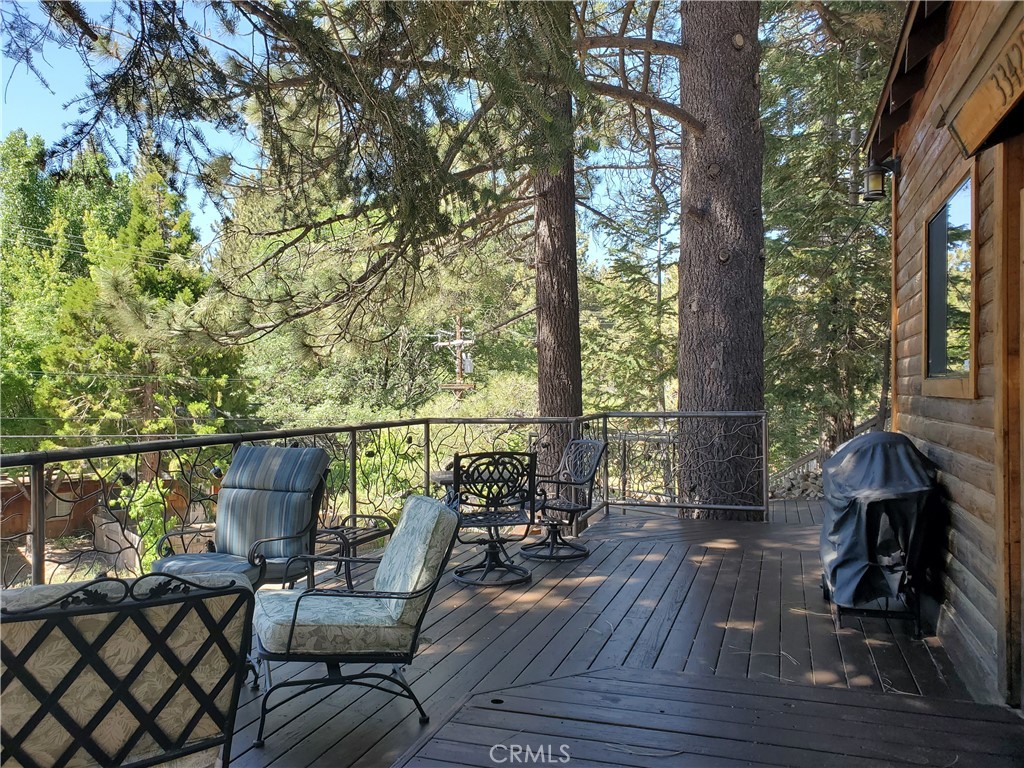 https://media.crmls.org/medias/30477dd8-dfff-4b1d-b25e-fa62f138016c.jpg?preset=X-Large