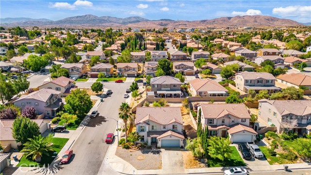 Detail Gallery Image 4 of 42 For 2818 Pewter Ave, Palmdale,  CA 93550 - 4 Beds | 3 Baths