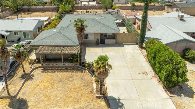 1208 E Avenue R3, Palmdale CA: https://media.crmls.org/medias/3047c9ed-2097-494b-bf6d-436977662cd5.jpg