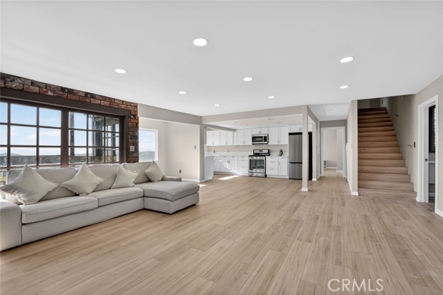 Detail Gallery Image 5 of 30 For 30420 Starland Dr, Tehachapi,  CA 93561 - 3 Beds | 4 Baths