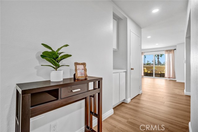 Detail Gallery Image 5 of 31 For 2032 E Bermuda #204,  Long Beach,  CA 90814 - 2 Beds | 2 Baths