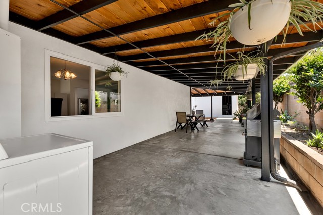 2894 Helm Street, Simi Valley CA: https://media.crmls.org/medias/30496107-2ca7-44f5-a17a-cb957866c195.jpg