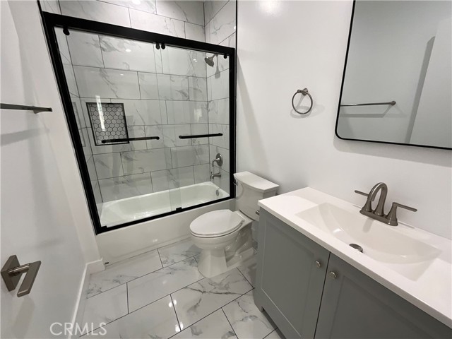 Detail Gallery Image 12 of 16 For 5952 Balcom Ave, Encino,  CA 91316 - 2 Beds | 1 Baths