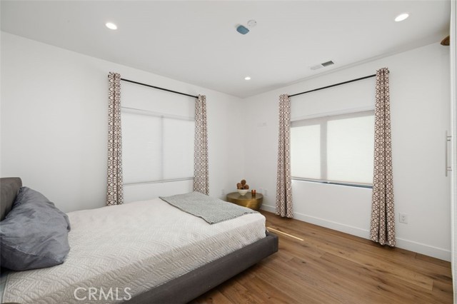 2329 Vineyard Avenue, Los Angeles CA: https://media.crmls.org/medias/304a64da-4ab1-49e8-9417-426a820ac762.jpg