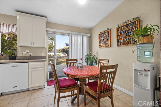 Detail Gallery Image 9 of 33 For 591 E Franklin Ave, Pomona,  CA 91766 - 3 Beds | 2 Baths