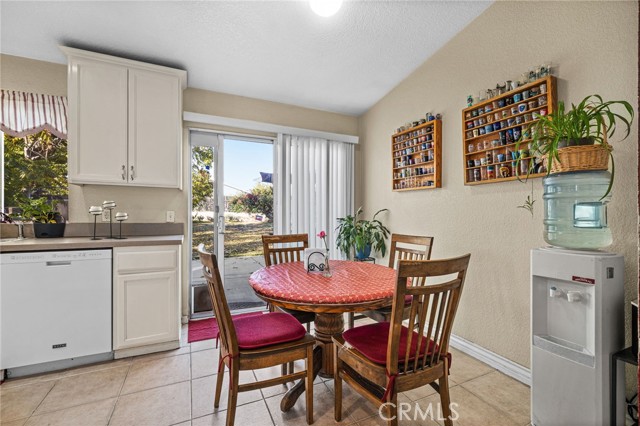 Detail Gallery Image 9 of 33 For 591 E Franklin Ave, Pomona,  CA 91766 - 3 Beds | 2 Baths