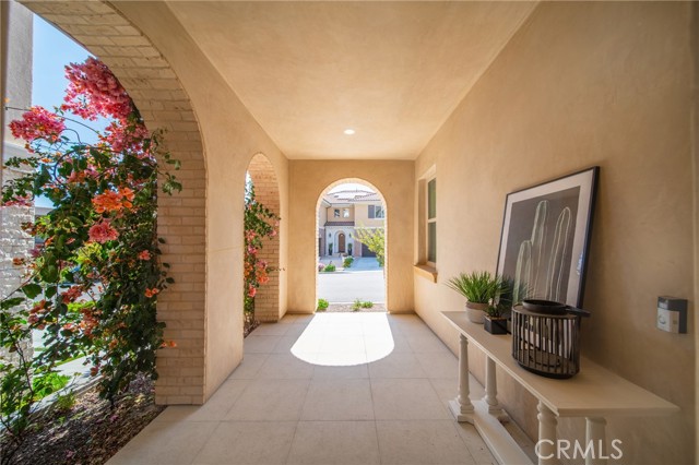 5437 Heritage Oak Drive, Lake Forest CA: https://media.crmls.org/medias/304b1fb8-8f44-4690-a81c-71c0efc0c2ba.jpg