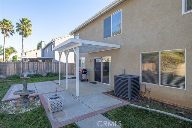 Detail Gallery Image 2 of 34 For 1283 Stephanie, Corona,  CA 92882 - 4 Beds | 2/1 Baths