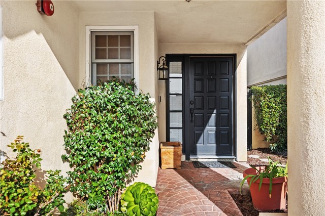 Detail Gallery Image 3 of 27 For 286 Carefree, Costa Mesa,  CA 92627 - 3 Beds | 2/1 Baths