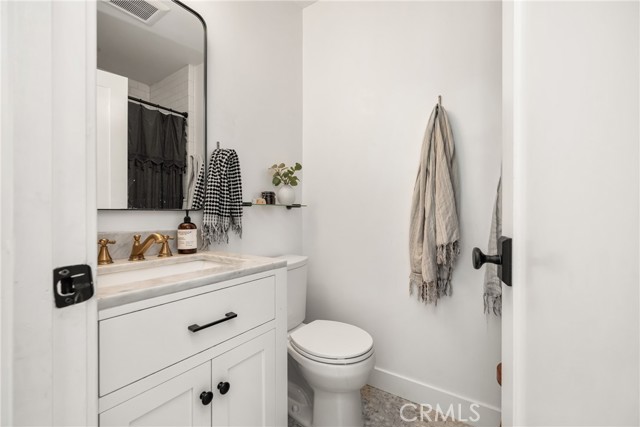 661 Grand Avenue, Long Beach CA: https://media.crmls.org/medias/304c5dc0-3540-4c9c-b595-2268999f5b95.jpg
