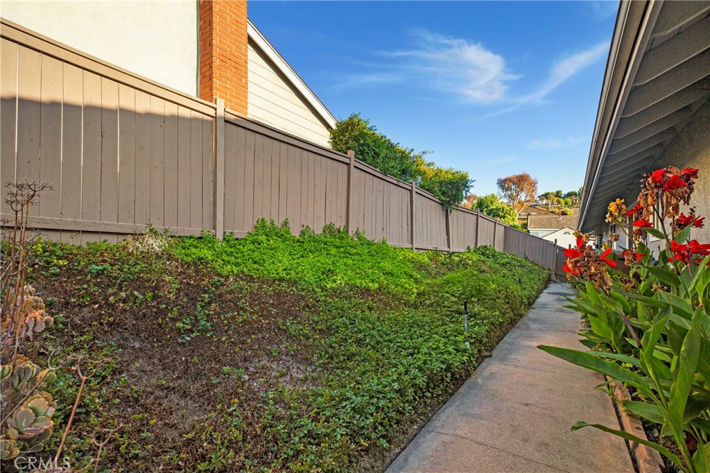 https://media.crmls.org/medias/304c780e-81e9-4239-9688-b00062dab686.jpg?preset=X-Large