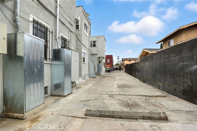 Detail Gallery Image 7 of 30 For 4302 S Hoover St, Los Angeles,  CA 90037 - – Beds | – Baths