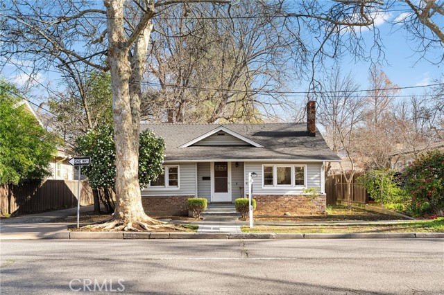 Detail Gallery Image 4 of 47 For 405 Cypress St, Chico,  CA 95928 - 3 Beds | 1 Baths
