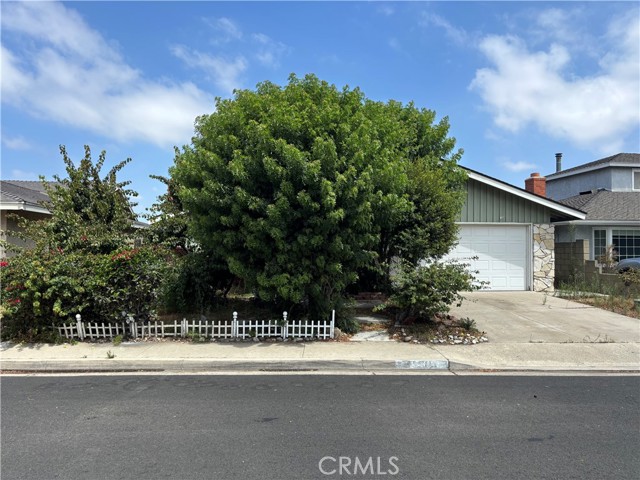 Detail Gallery Image 1 of 1 For 4589 Almond Ave, Seal Beach,  CA 90740 - 4 Beds | 2 Baths