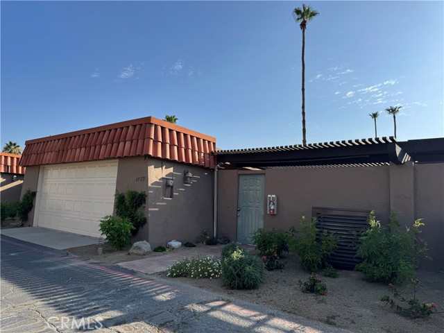 49171 Washington Street, La Quinta CA: https://media.crmls.org/medias/304cfc35-e418-4f56-9eca-4b0dceae64cf.jpg