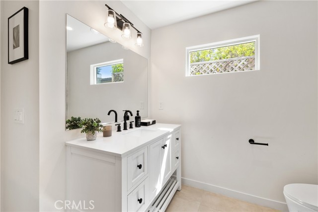 Detail Gallery Image 28 of 69 For 23202 Aetna St, Woodland Hills,  CA 91367 - 5 Beds | 4 Baths