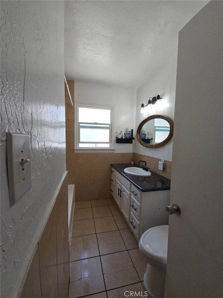 https://media.crmls.org/medias/304d4849-ff18-4495-b1a6-de930e8cada7.jpg?preset=X-Large
