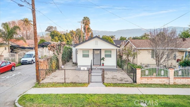 Detail Gallery Image 2 of 30 For 1190 W 7th, San Bernardino,  CA 92411 - 3 Beds | 1 Baths