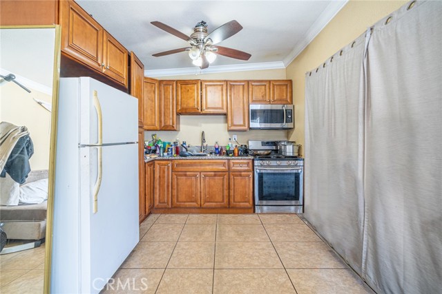 601 S Pearl Avenue, Compton CA: https://media.crmls.org/medias/304dd00c-a036-43f7-ab9f-0ef1dcafb463.jpg